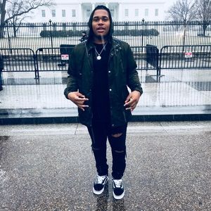 Meet your Posher, Malik